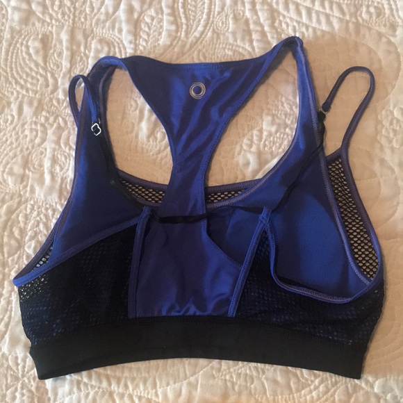 Sports, workout bra - Picture 3 of 3